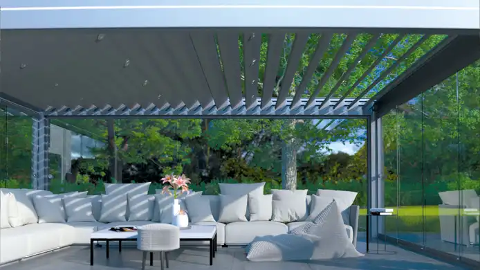Lamellendach - Flachdach als Terrassenüberdachung mit Glasschiebeelementen und Sonnenschutzelementen wintergartensysteme-schuster.de