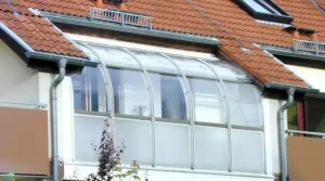 Halbrunde Balkonüberdachung Wintergartensysteme-Schuster_de